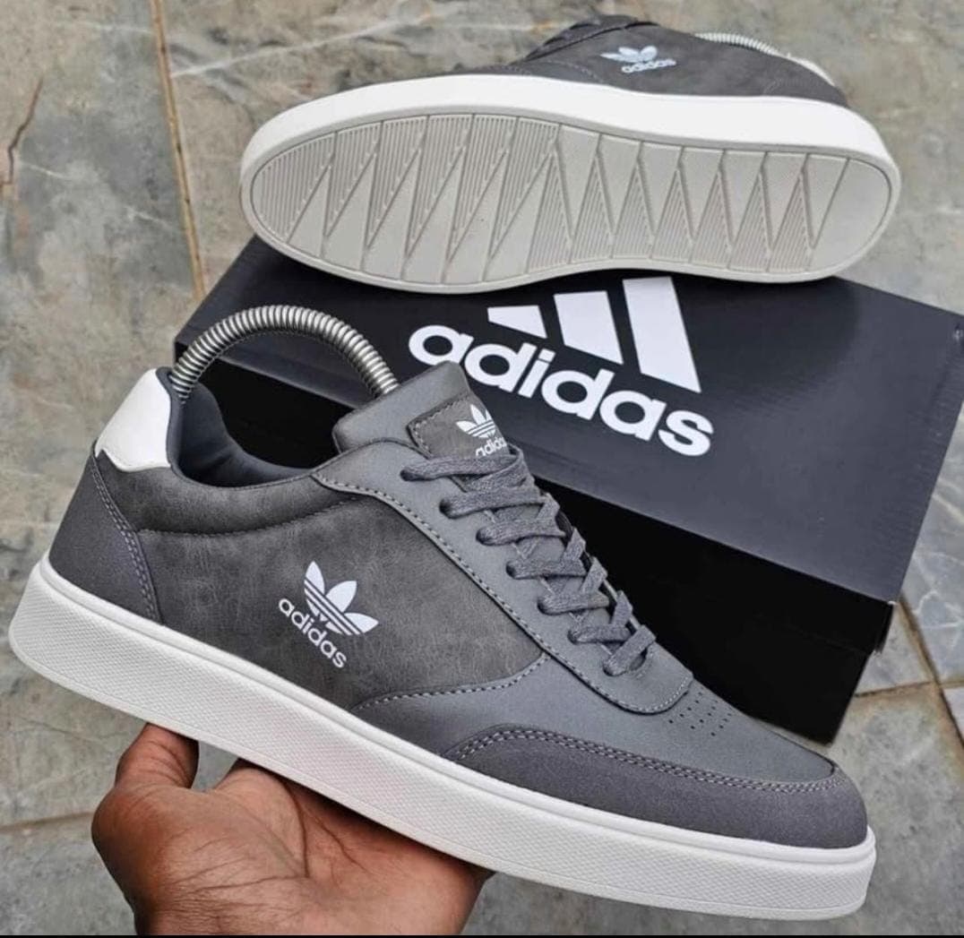 Adidas Casual